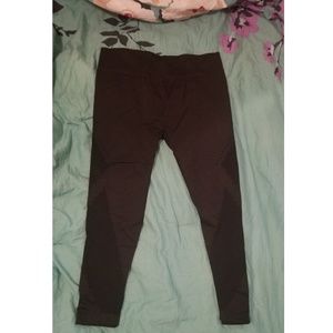 2 Workout/athleisure leggings bundle